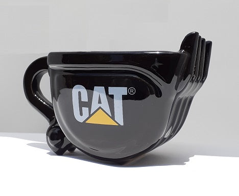 Taza excavadora negra con logo cat