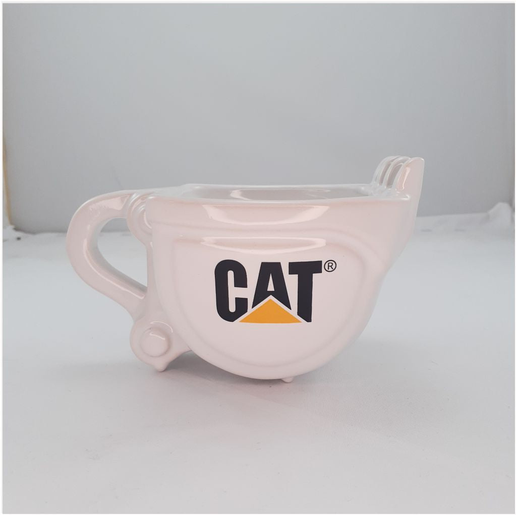 Taza excavadora blanca con logo cat