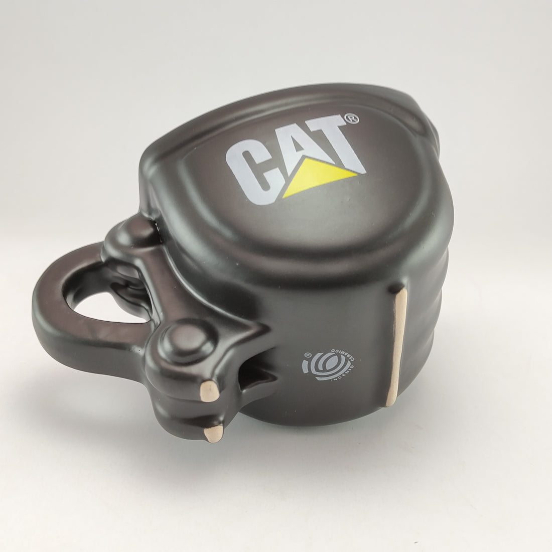 TAZA EXCAVADORA CAT NEGRO MATE