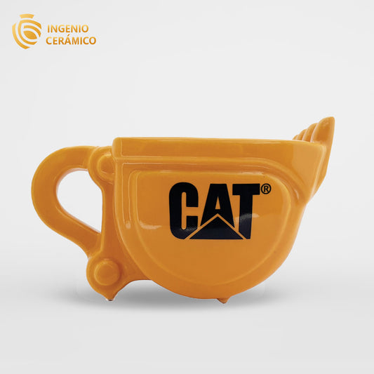 Taza excavadora amarilla con logo cat